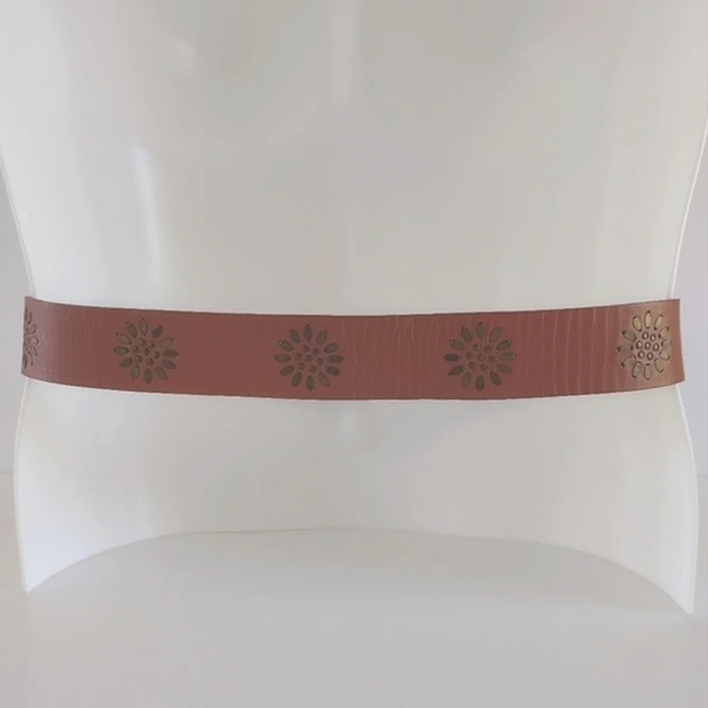 *Linea Pelle metal accented leather belt M